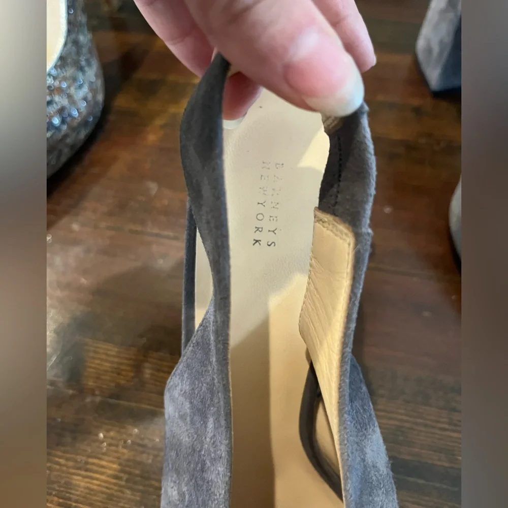 Barney’s New York Vero Cuoio Gray Pumps - Picture 3 of 5